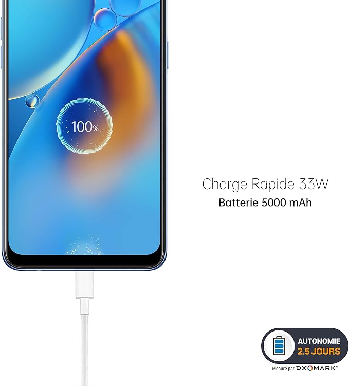 A smartphone shown on the left with a white charging cable plugged in, alongside French text reading 'Charge Rapide 33W' and 'Batterie 5000 mAh', plus a badge at bottom right that says 'Autonomie 2,5 JOURS' and 'Recommandé par DXC MARQ'.